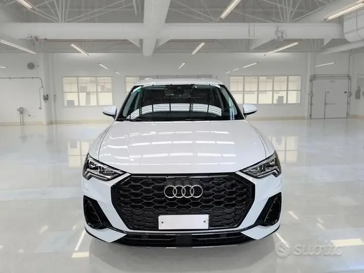 Audi Q3 2024 photo 2
