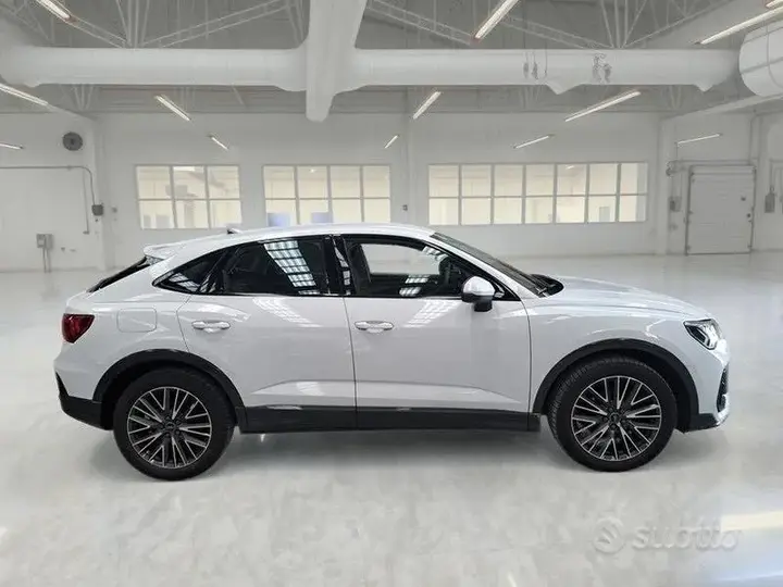 Audi Q3 2024 photo 3
