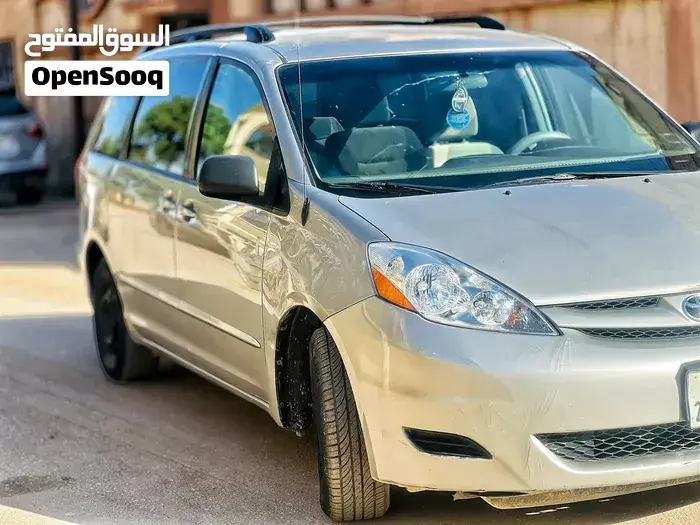 Toyota Sienna 2012 photo 5