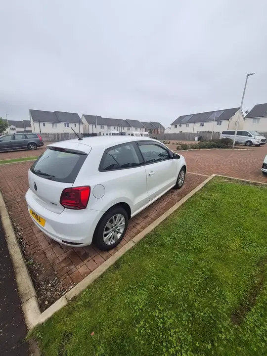 Volkswagen Polo 2016 photo 2