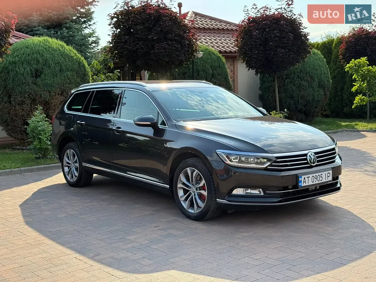 Volkswagen Passat 2018 photo 2