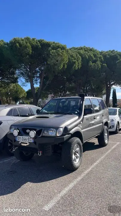 Nissan Terrano 2000 photo 3
