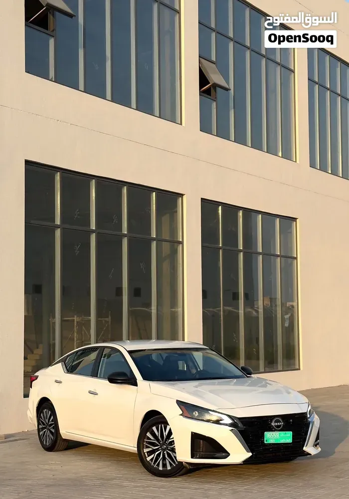 Nissan Altima 2025 photo 2