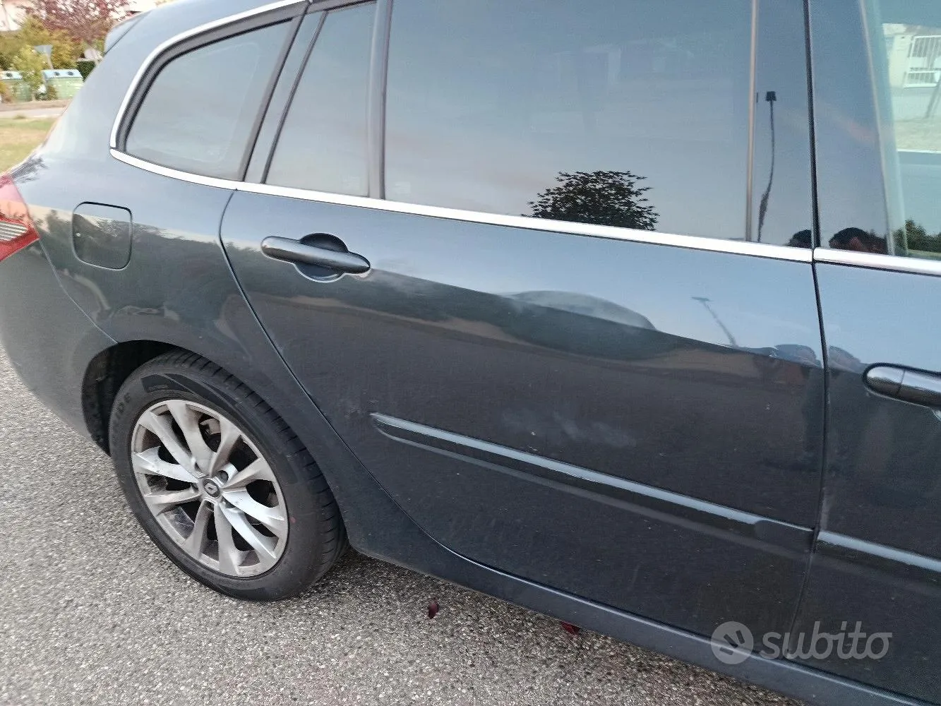 Renault Laguna 2012 photo 5