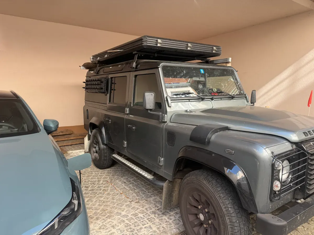 Land Rover Defender 2015 photo 2