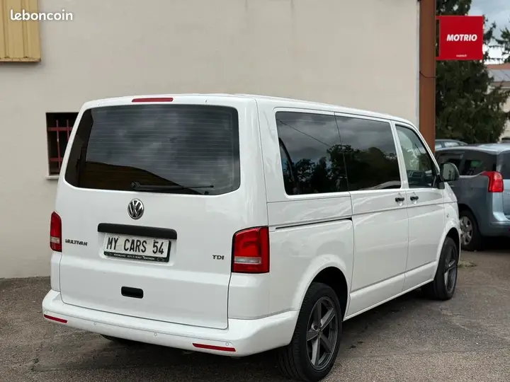 Volkswagen Multivan 2015 photo 2