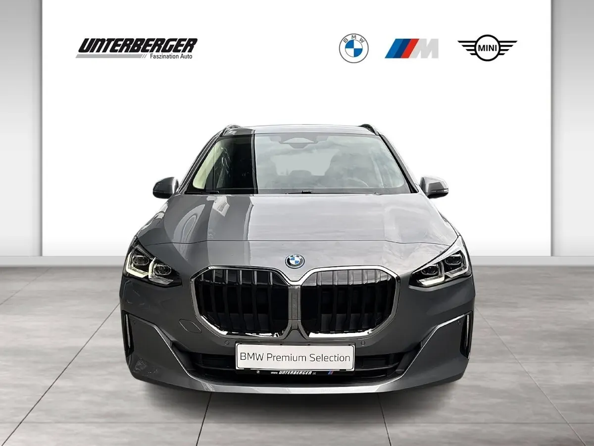 BMW 2 Series 2026 photo 2