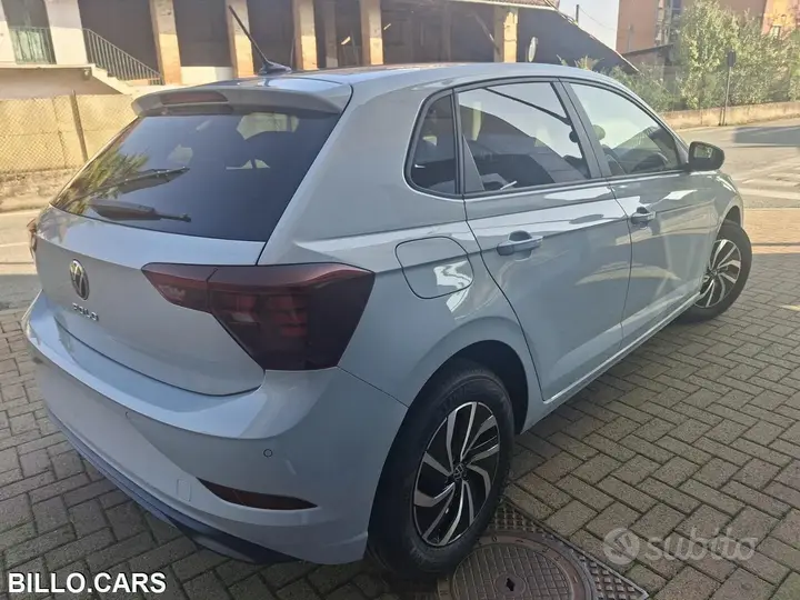 Volkswagen Polo photo 2