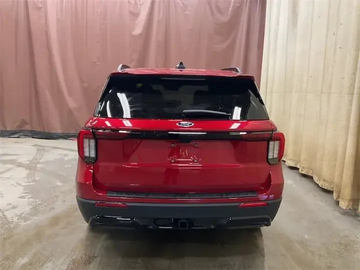 Ford Explorer 2026 photo 4