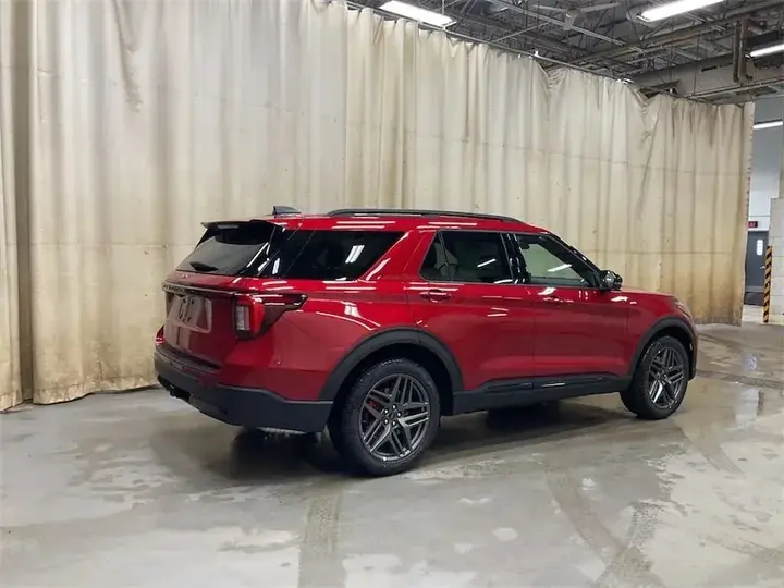 Ford Explorer 2026 photo 5