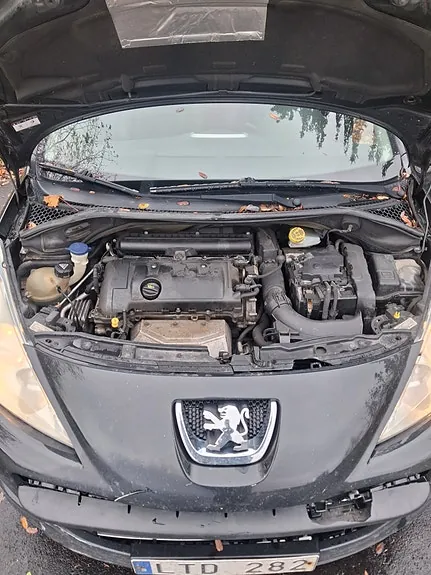 Peugeot 207 2011 photo 3