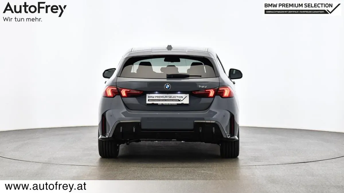 BMW 1 Series 2025 photo 2