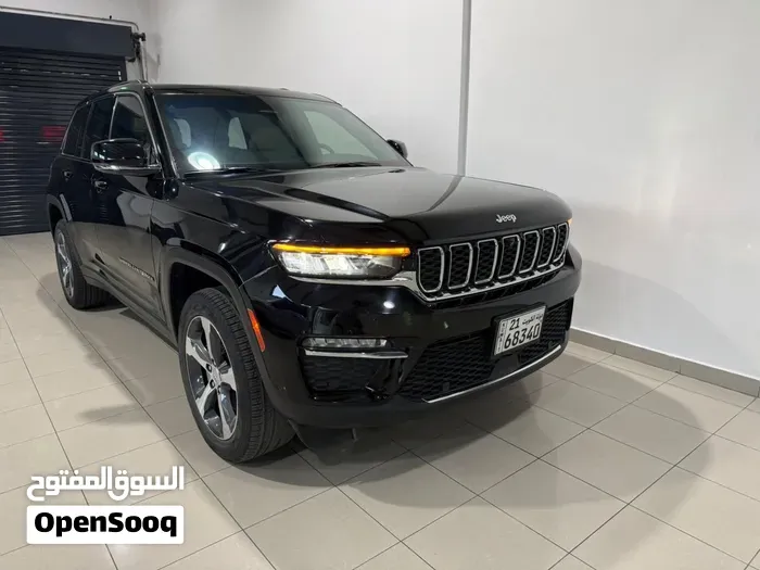 Jeep Grand Cherokee 2023 photo 4