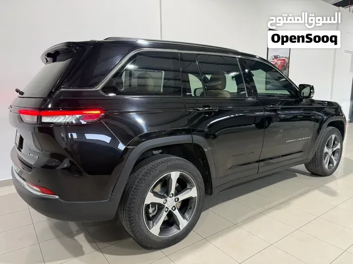 Jeep Grand Cherokee 2023 photo 2