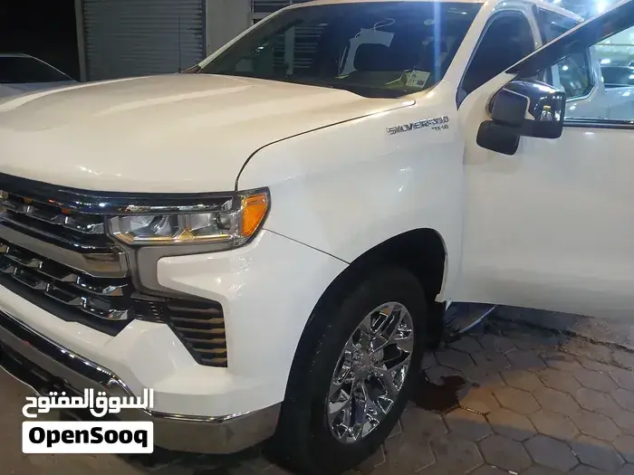 Chevrolet Silverado 2023 photo 4
