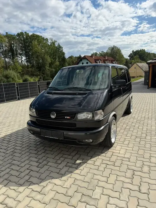 Volkswagen Caravelle 2000 photo 2