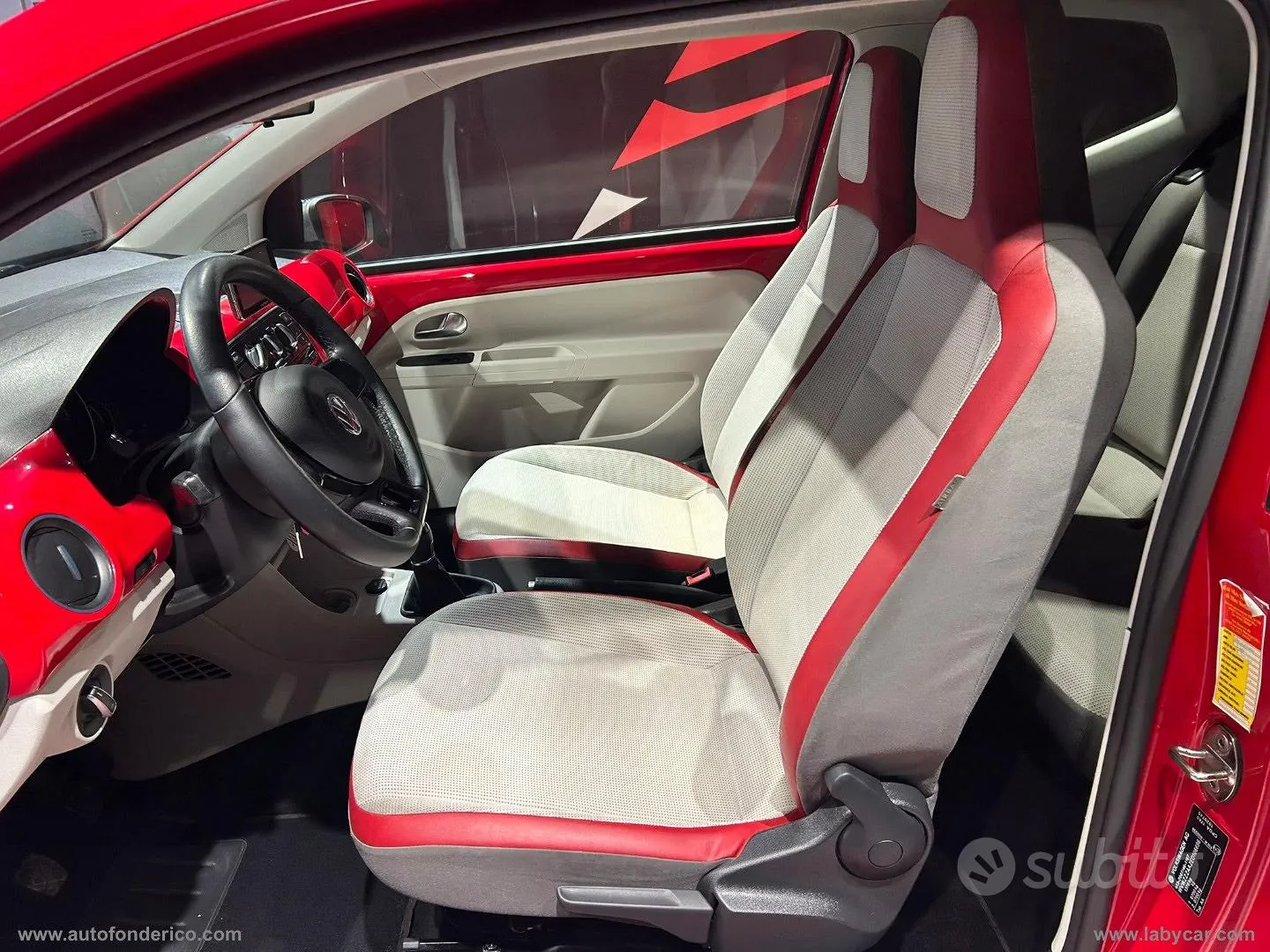 Volkswagen Up 2014 photo 4