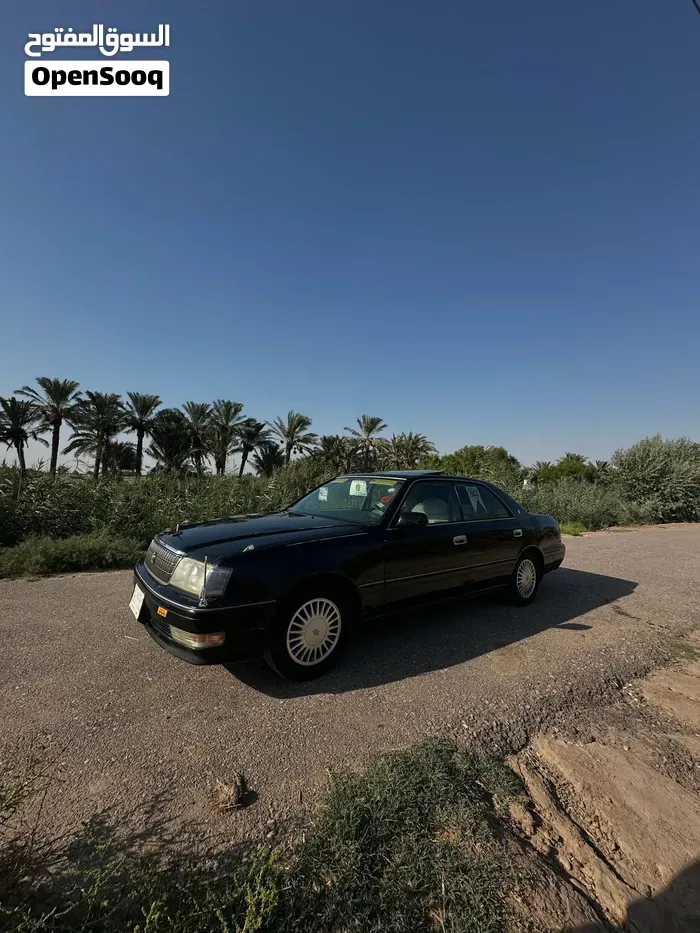 Toyota Crown 1997 photo 2