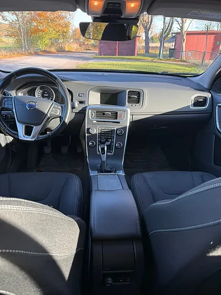 Volvo V60 2017 photo 5