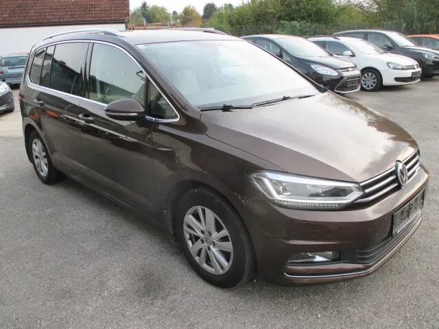 Volkswagen Touran 2016 photo 2