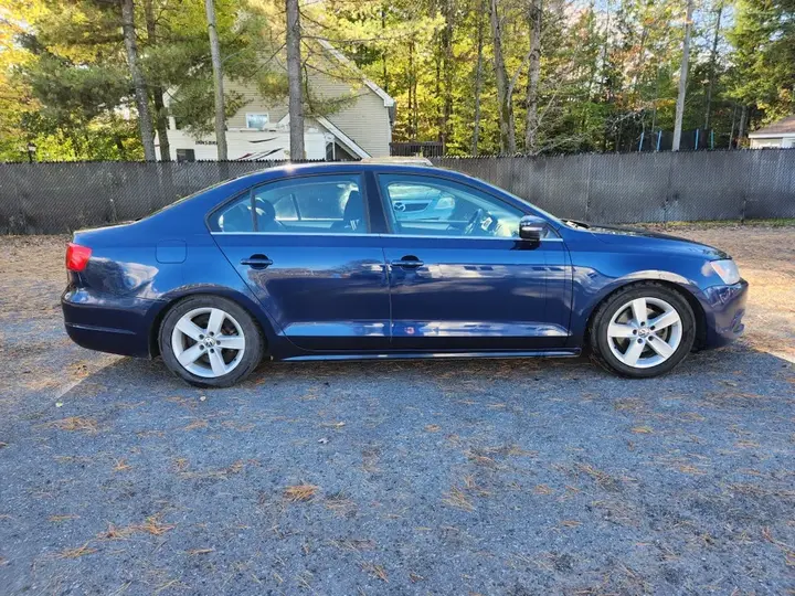 Volkswagen Jetta 2014 photo 2