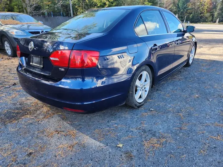 Volkswagen Jetta 2014 photo 3