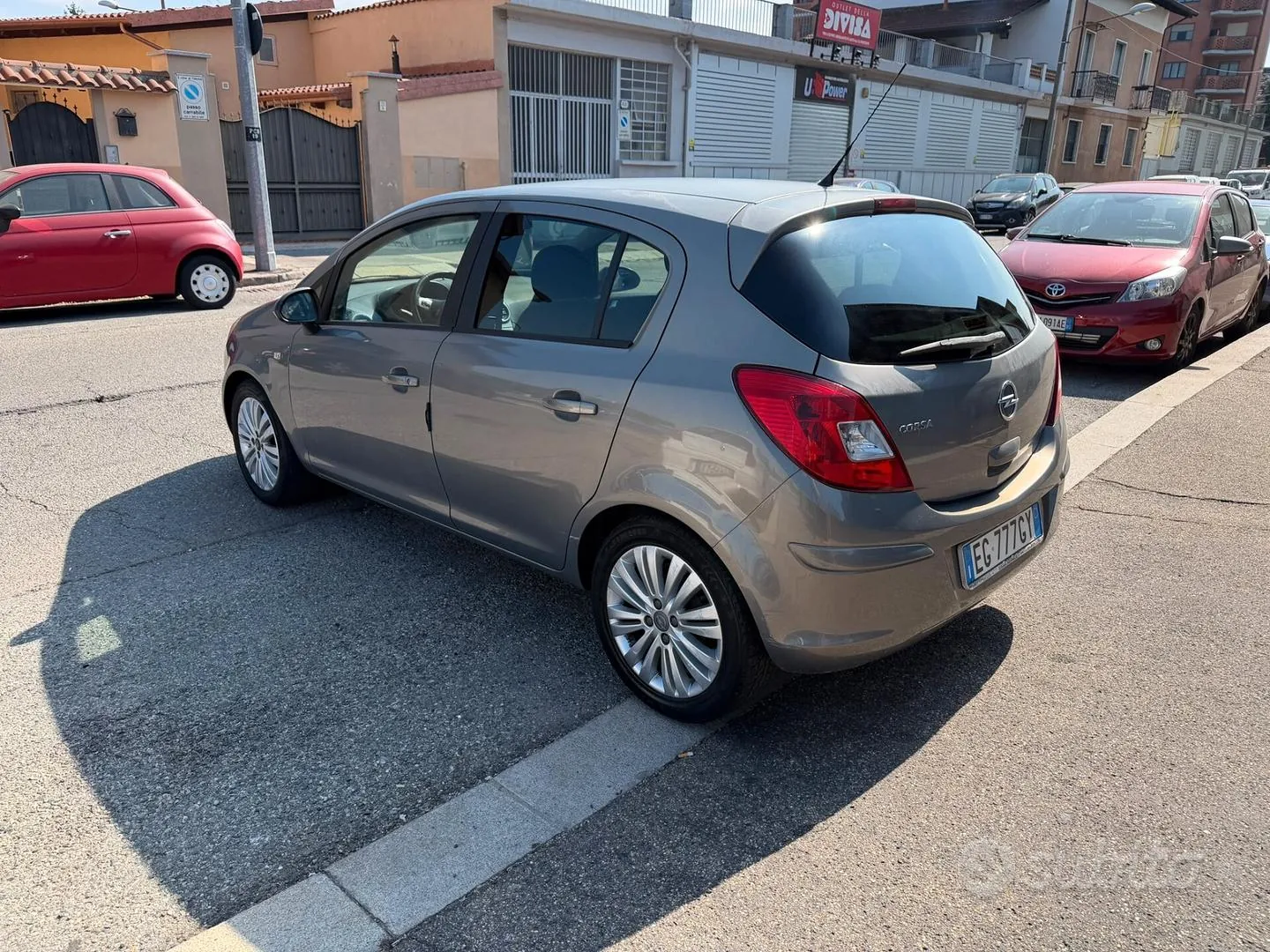 Opel Corsa 2011 photo 2