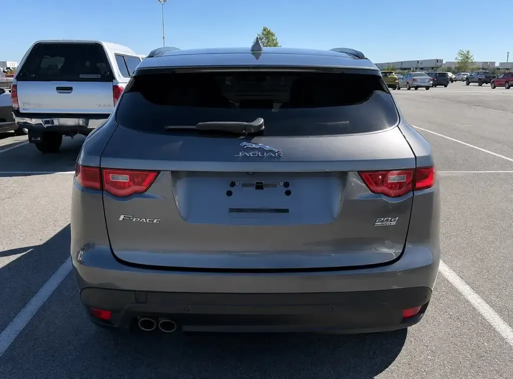 Jaguar F-Pace 2017 photo 4