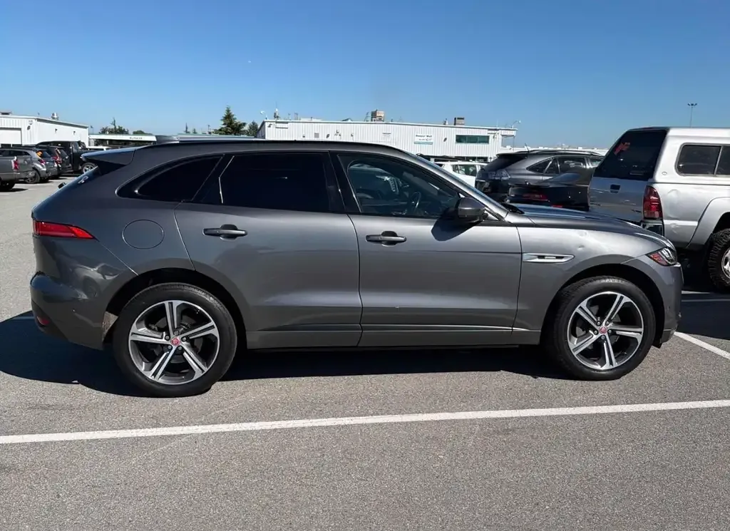 Jaguar F-Pace 2017 photo 3