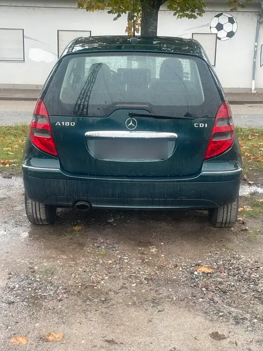 Mercedes-Benz A 180