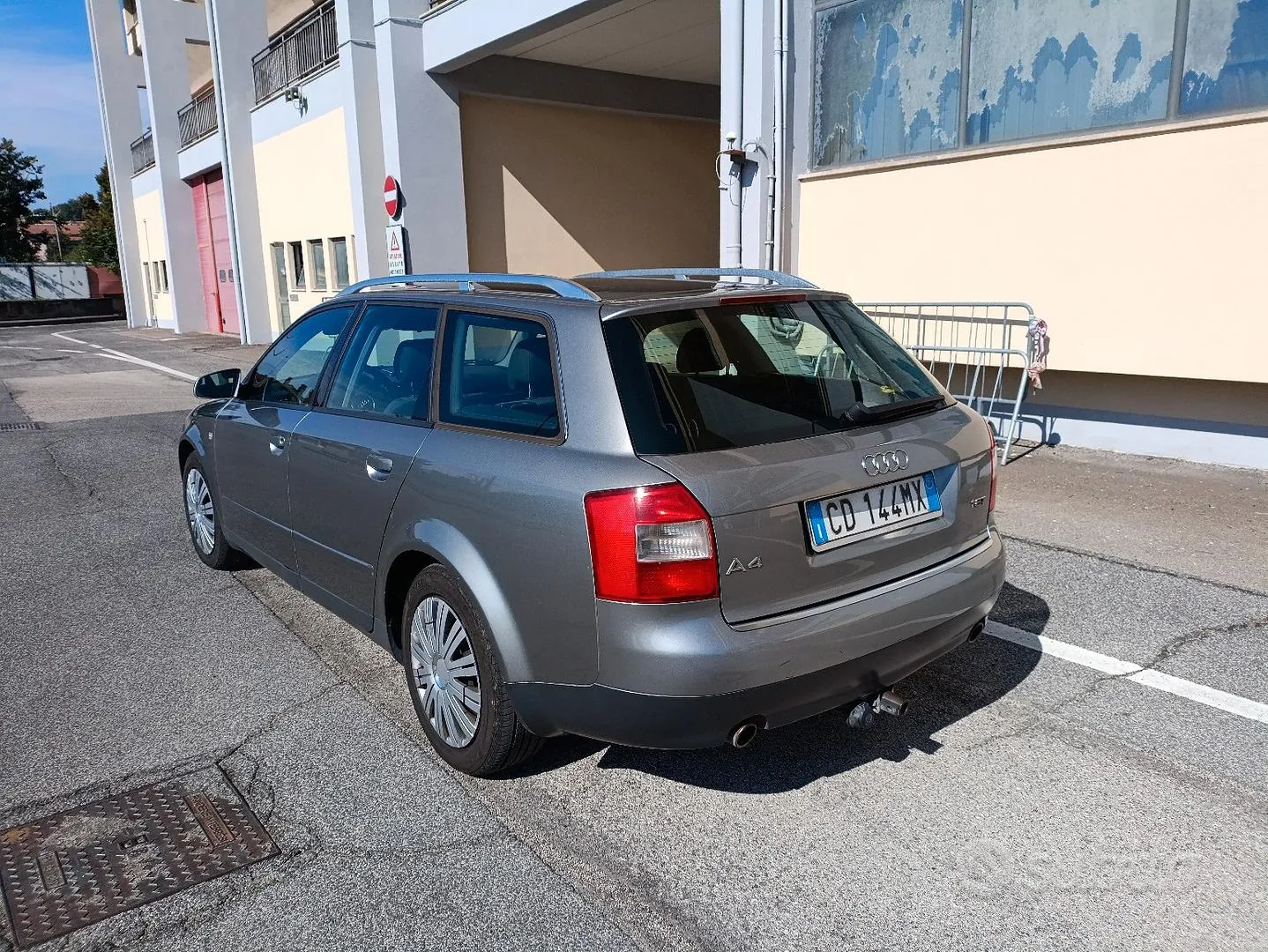 Audi A4 2002 photo 2