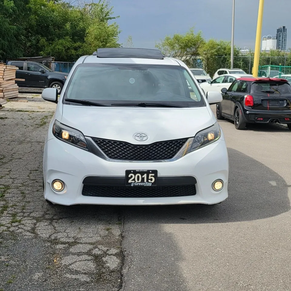 Toyota Sienna 2015 photo 3