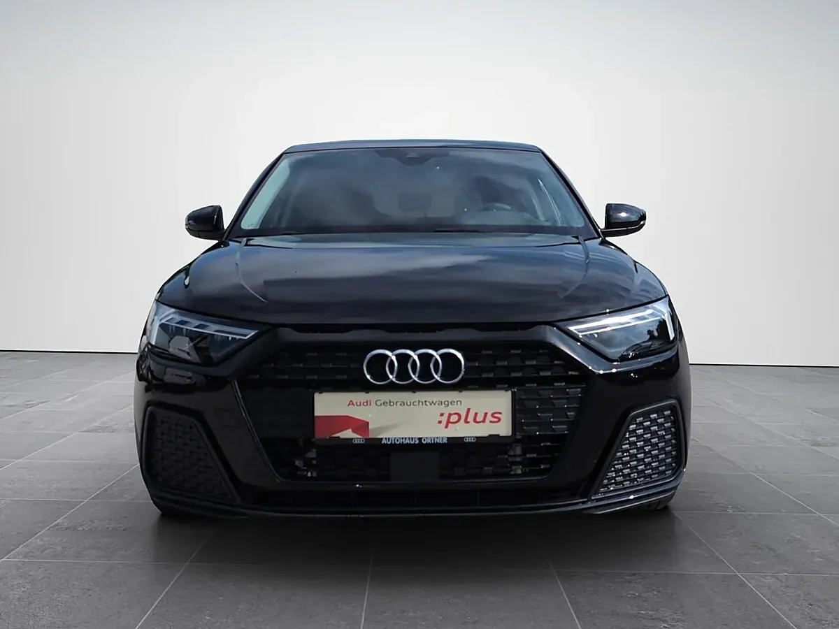 Audi A1 2025 photo 2