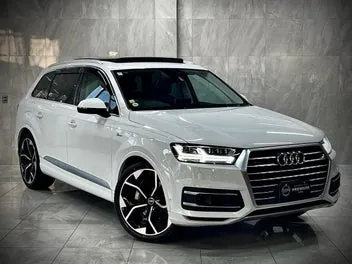 Audi Q7 2018 photo 2