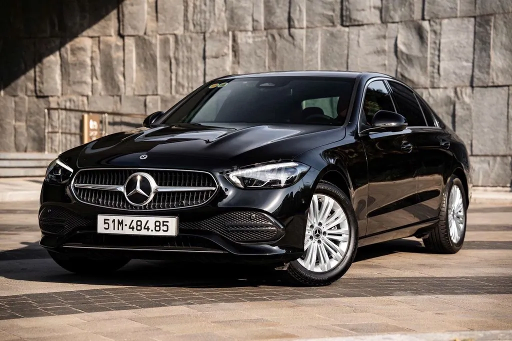 Mercedes-Benz C-Class 2025 photo 4