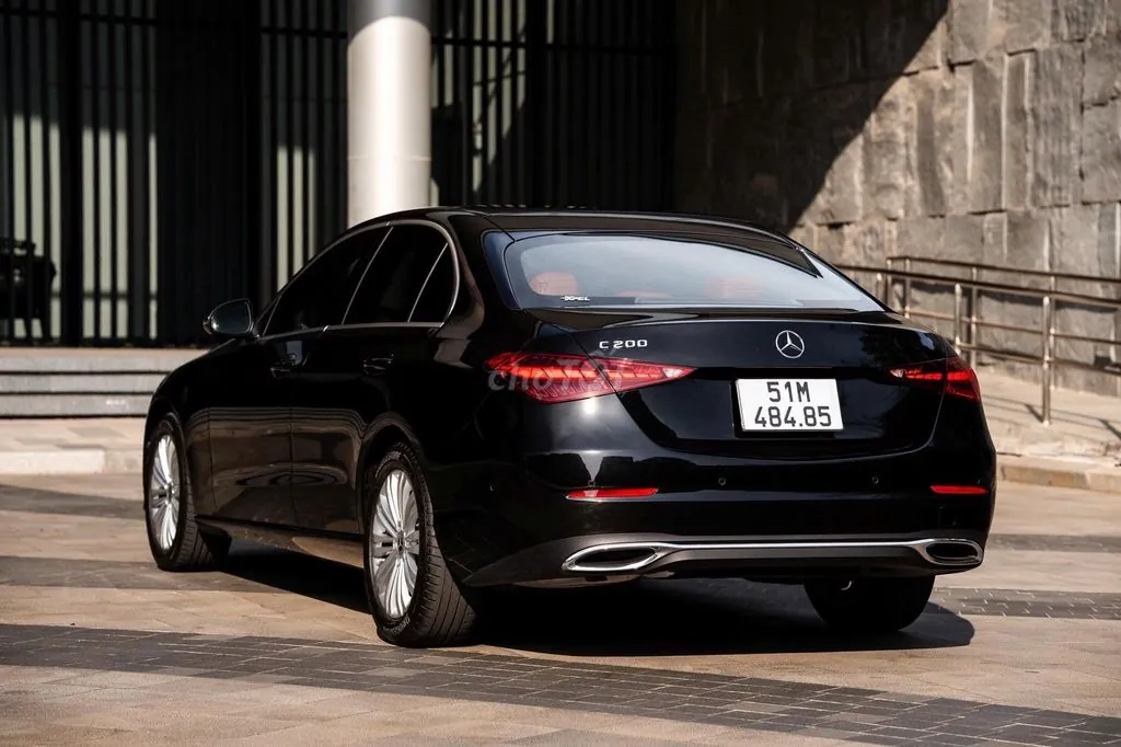 Mercedes-Benz C-Class 2025 photo 5