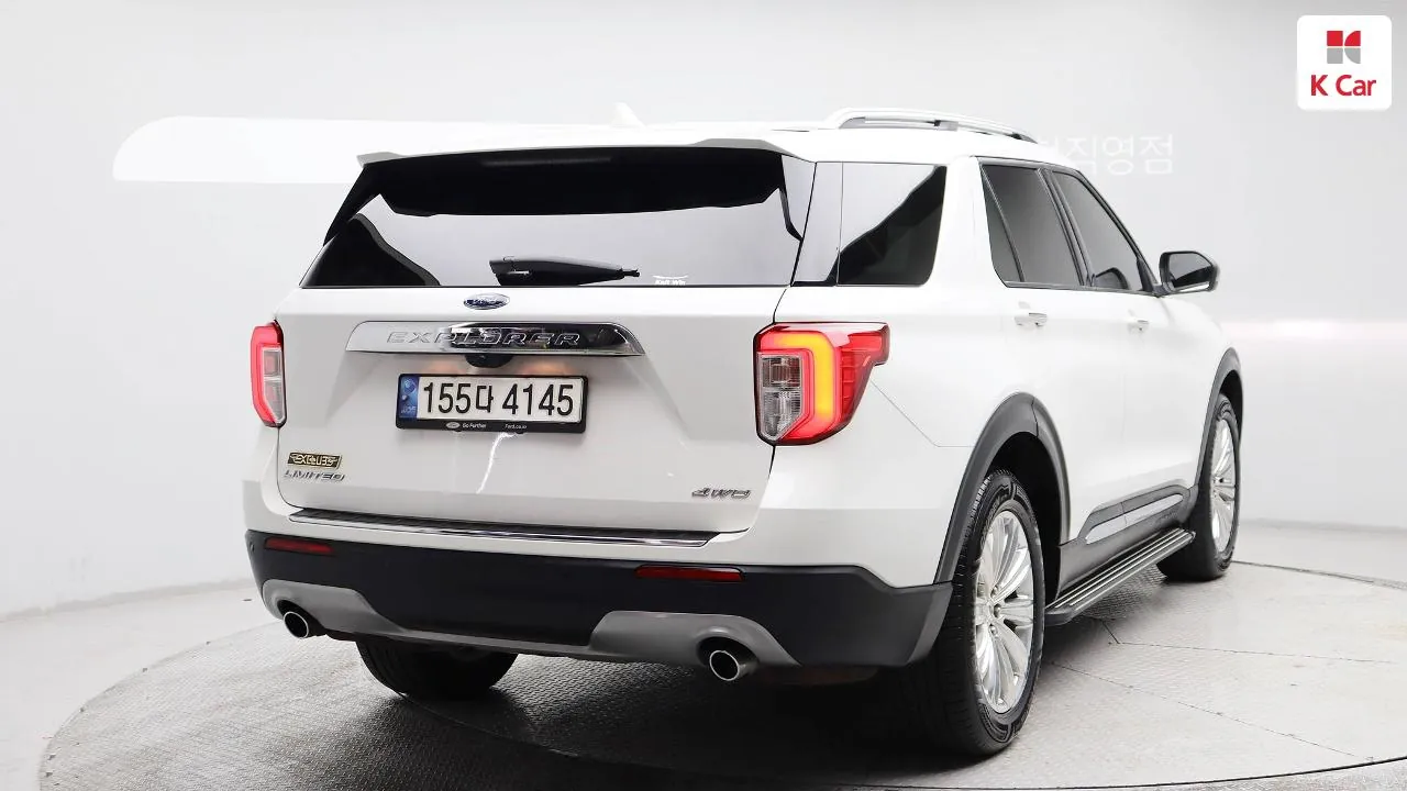 Ford Explorer 2022 photo 2