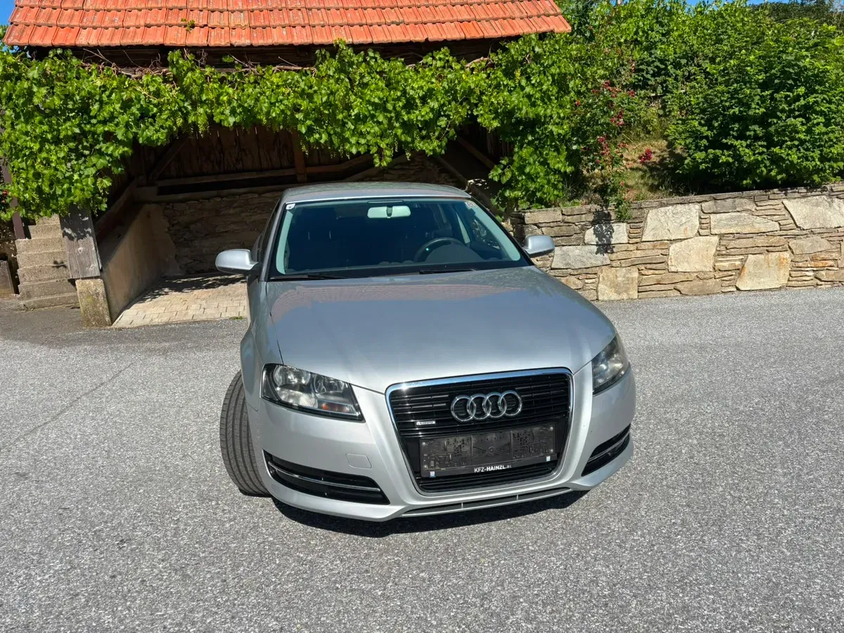 Audi A3 2011 photo 2