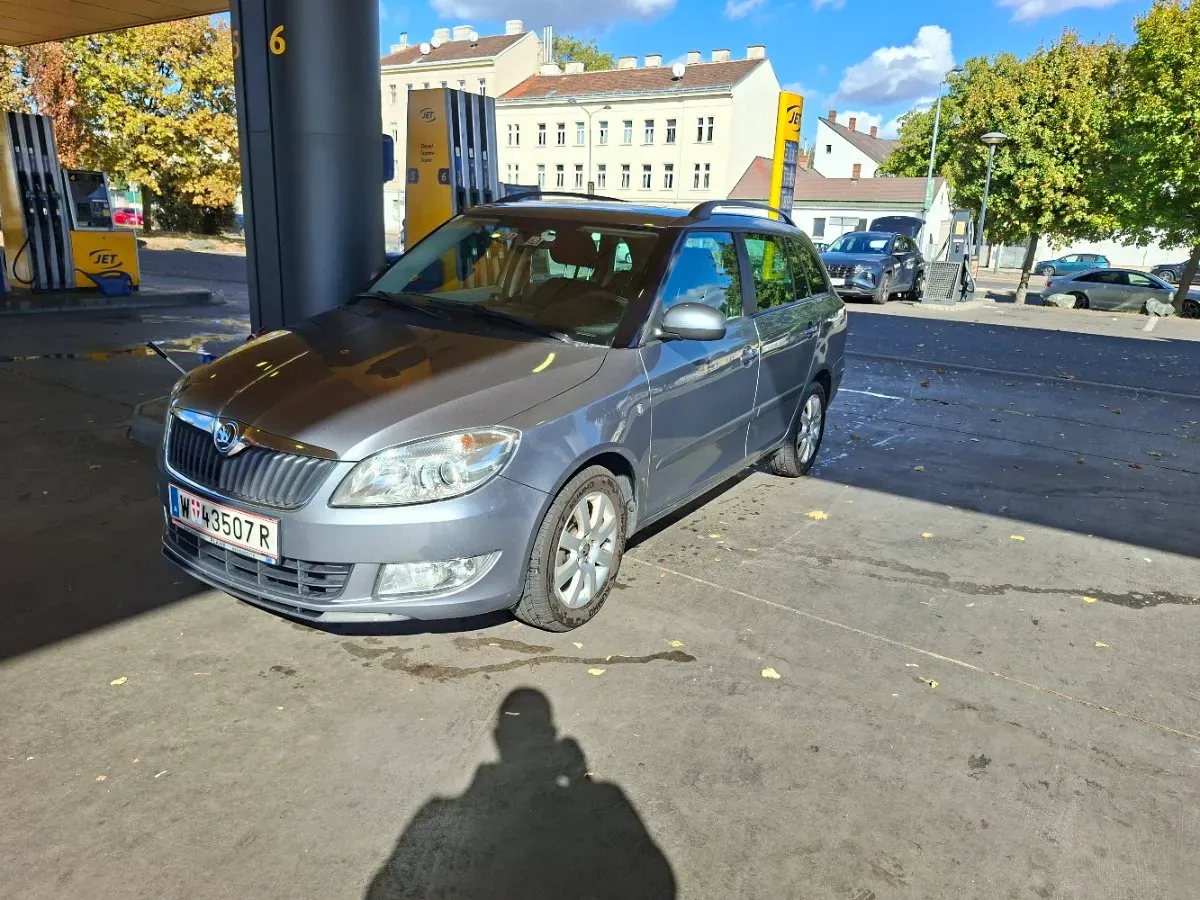 Skoda Fabia 2013 photo 3