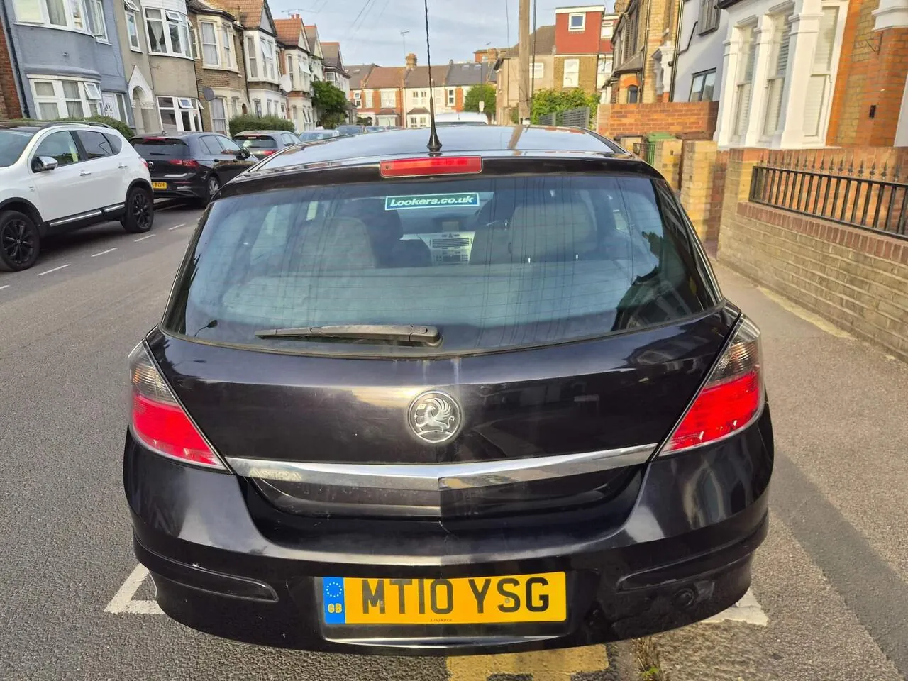 Vauxhall Astra 2010 photo 4