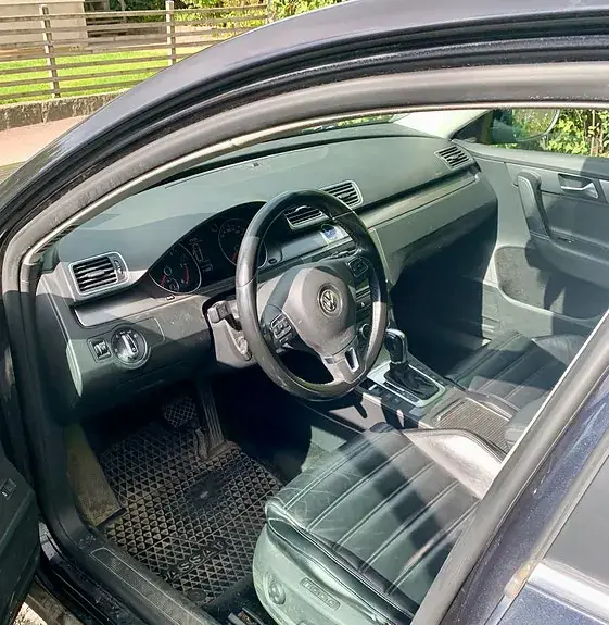 Volkswagen Passat 2013 photo 2
