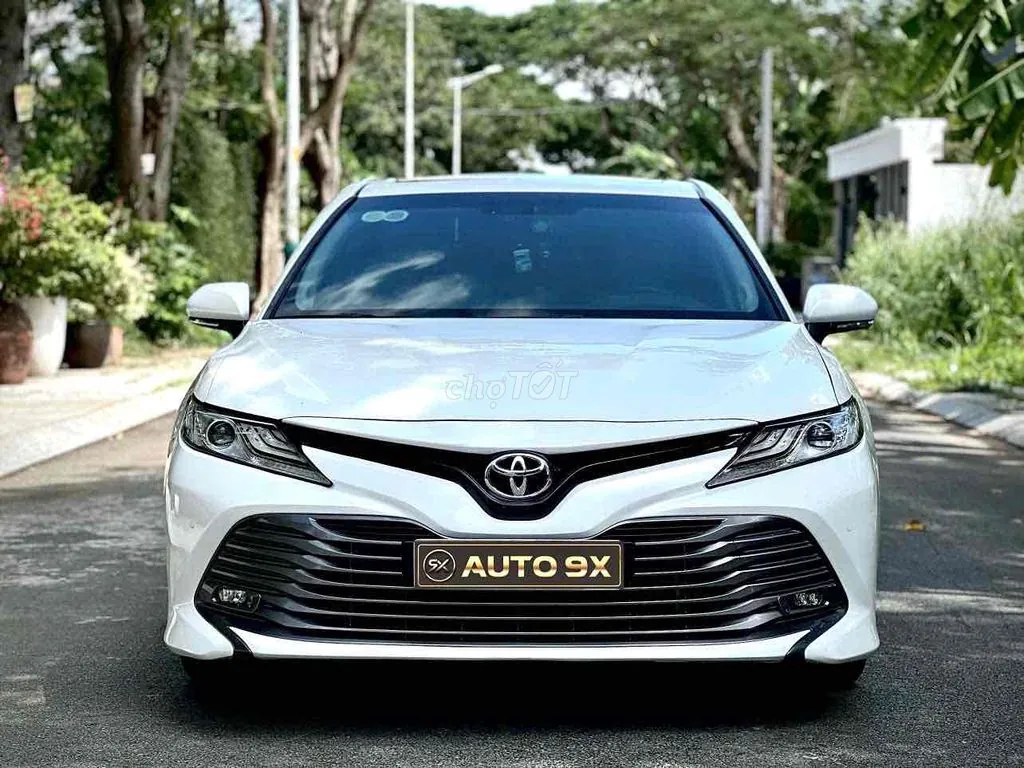Toyota Camry 2020 photo 2