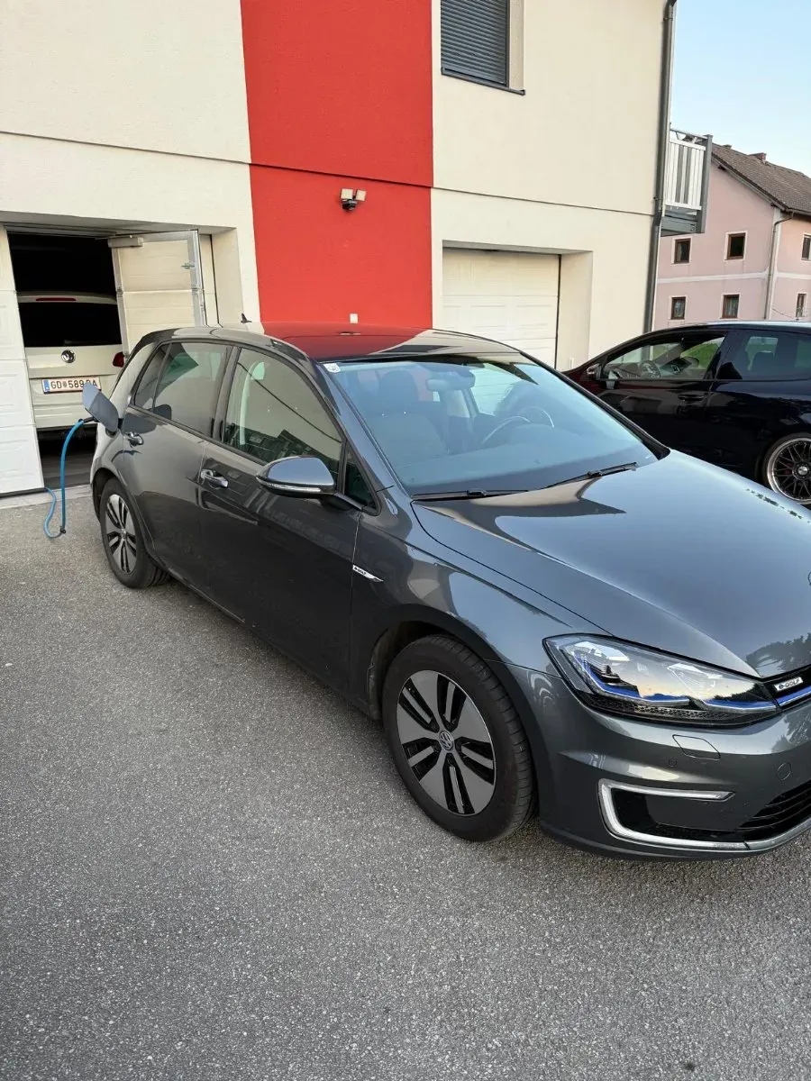 Volkswagen Golf 2018 photo 2