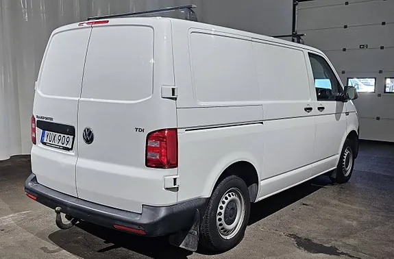 Volkswagen Transporter 2018 photo 2