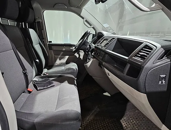 Volkswagen Transporter 2018 photo 3