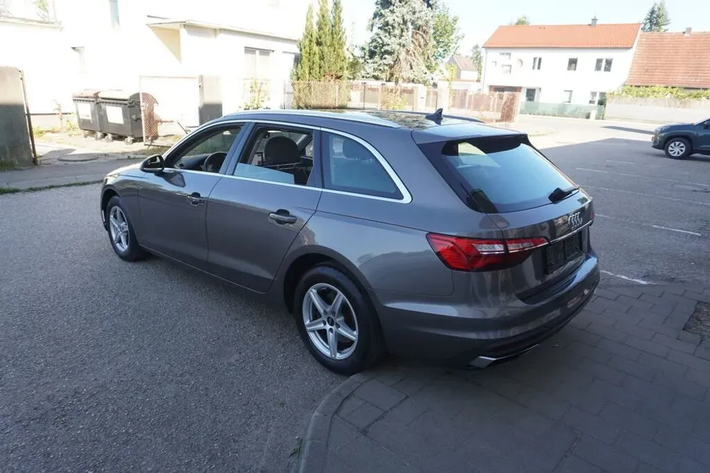 Audi A4 2021 photo 3
