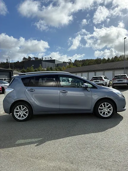 Toyota Verso 2012 photo 4