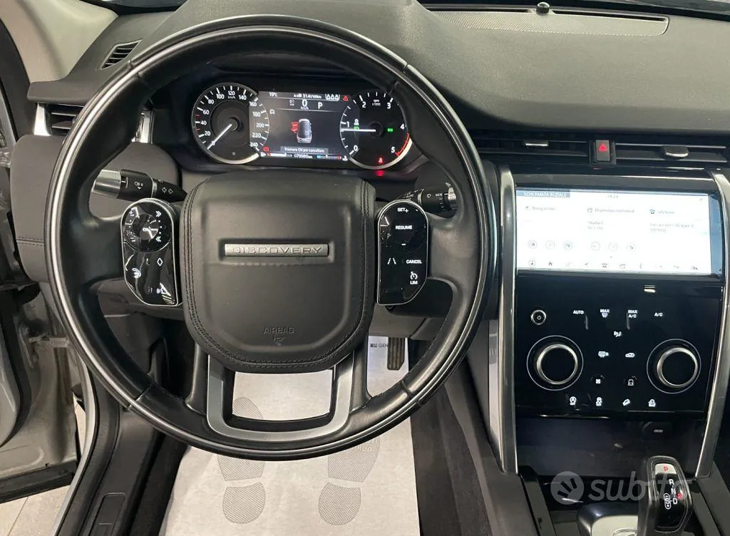 Land Rover Discovery Sport 2020 photo 4