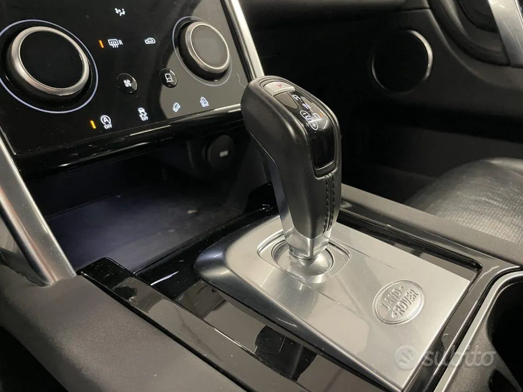 Land Rover Discovery Sport 2020 photo 5