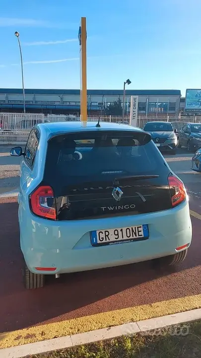 Renault Twingo 2024 photo 2